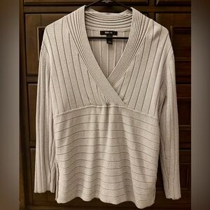 Style & Co Women's V-Neck Silver Sweater - Size L - EUC
